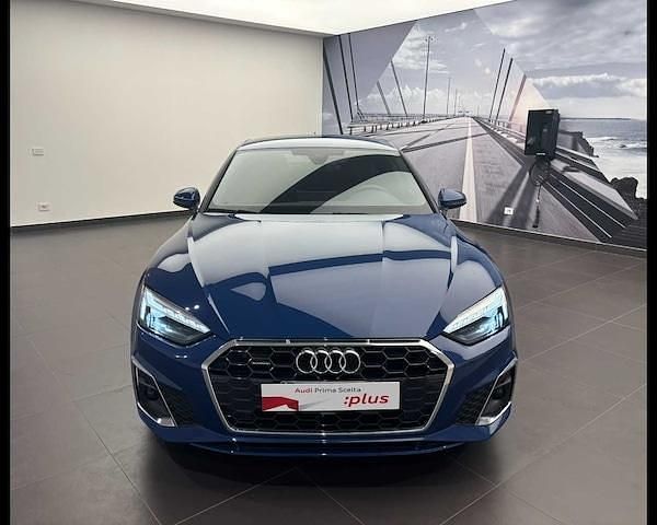 Usata Audi A5 Sportback S-Line 204 CV (150 kW) 2024 Blu ascari metallizzato Utilitaria