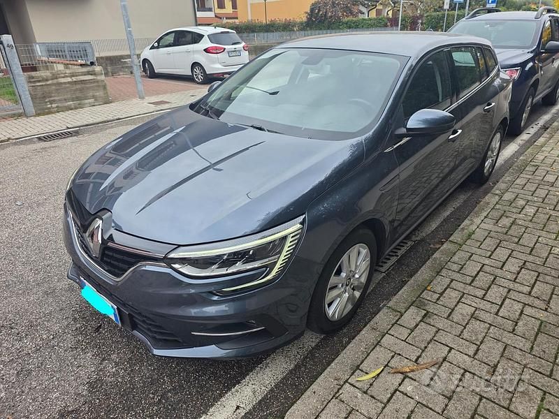 Usata Renault Mégane GrandTour 116 CV (85 kW) 2023 Grigio Station wagon