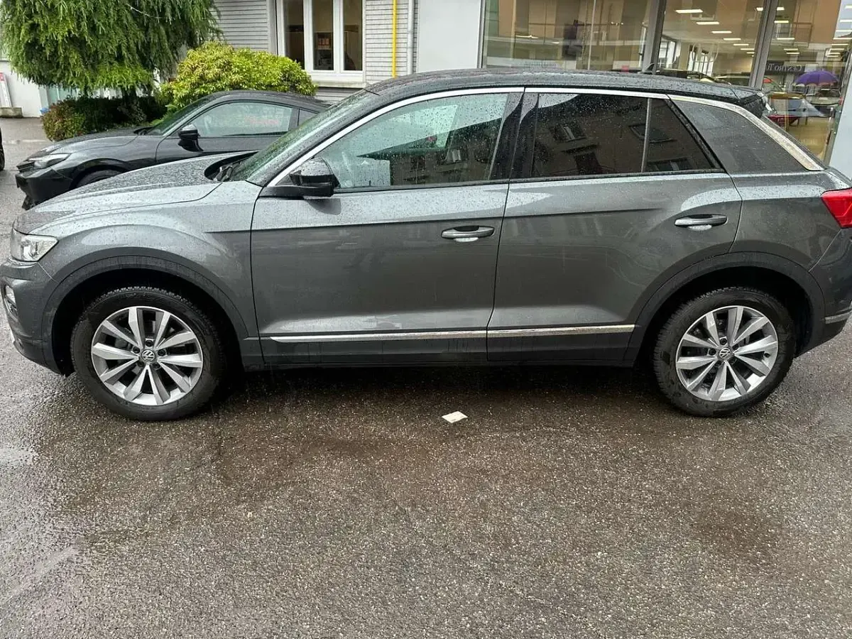 Usado VW T-Roc Style 150 CV (110 kW) 2019 Gris SUV