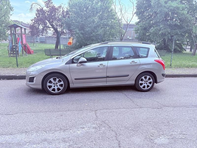 Usata Peugeot 308 92 CV (67 kW) 2011 Beige Station wagon