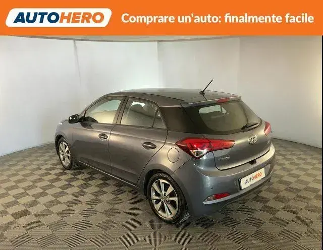 Usata Hyundai i20 Comfort 84 CV (61 kW) 2016 Grigio Berlina