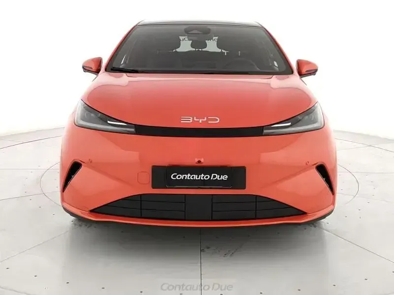 Nuova BYD Dolphin Comfort 155 kW (212 CV) 2026 Orange sunset Utilitaria
