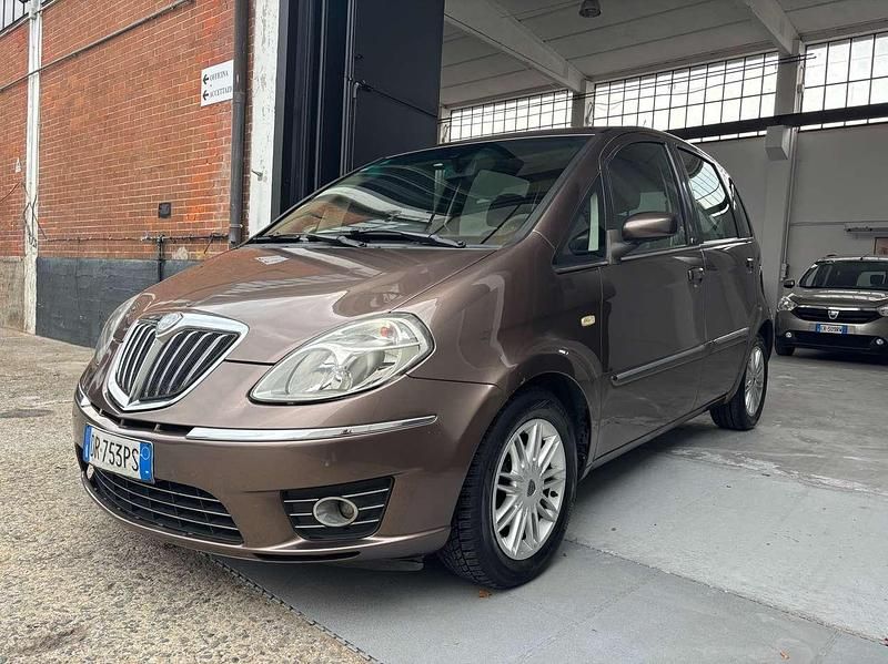 Grigio Usata 2008 Lancia Musa Monovolume | 2900 € (Buon prezzo) - Immagine 1/4