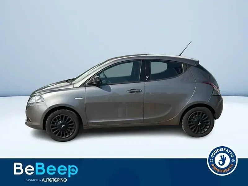 Usata Lancia Ypsilon S 69 CV (50 kW) 2014 Grigio metallizzato Utilitaria
