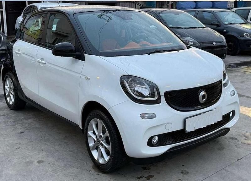 Usata Smart ForFour Passion 90 CV (66 kW) 2016 Bianco Utilitaria