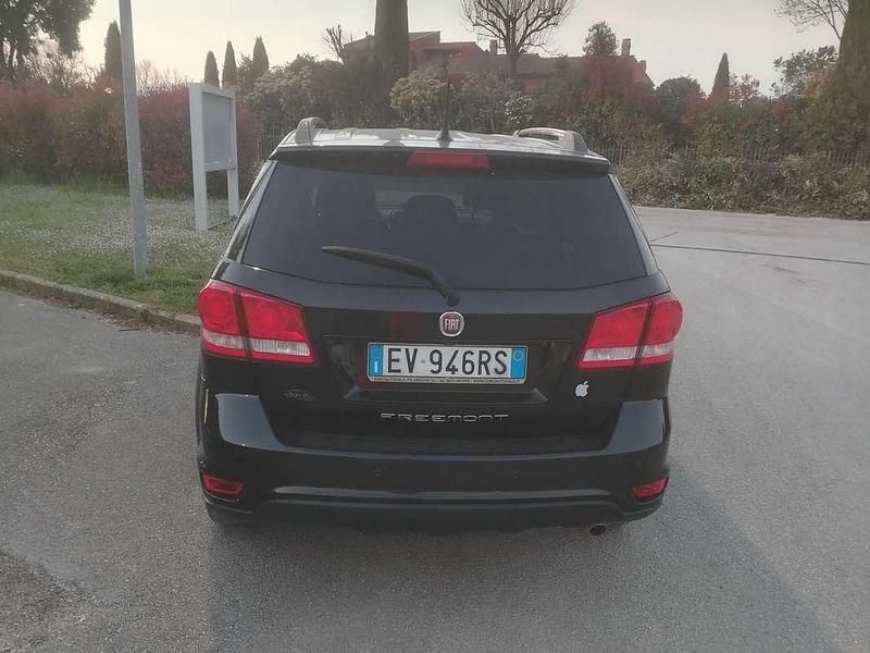 Usata Fiat Freemont Lounge 140 CV (102 kW) 2014 Nero SUV