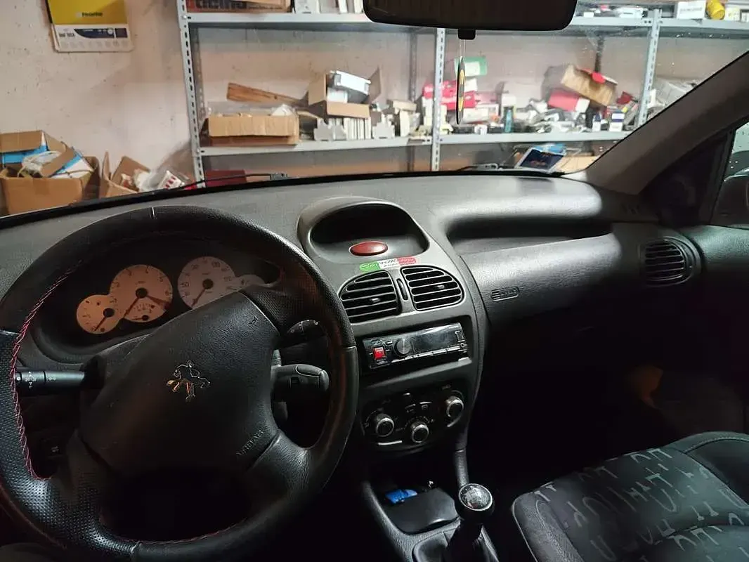 Usata Peugeot 206 88 CV (64 kW) 2004 Nero Berlina