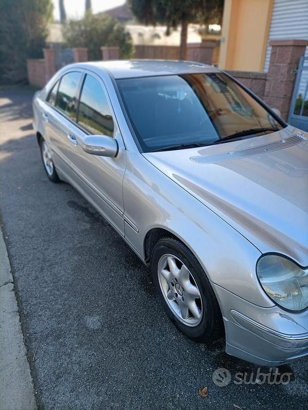 Usata Mercedes 180 2001 Grigio Berlina