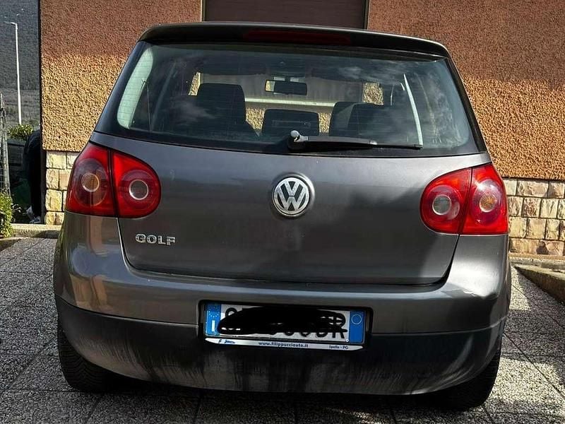 Usata VW Golf IV Trendline 90 CV (66 kW) 2004 Berlina