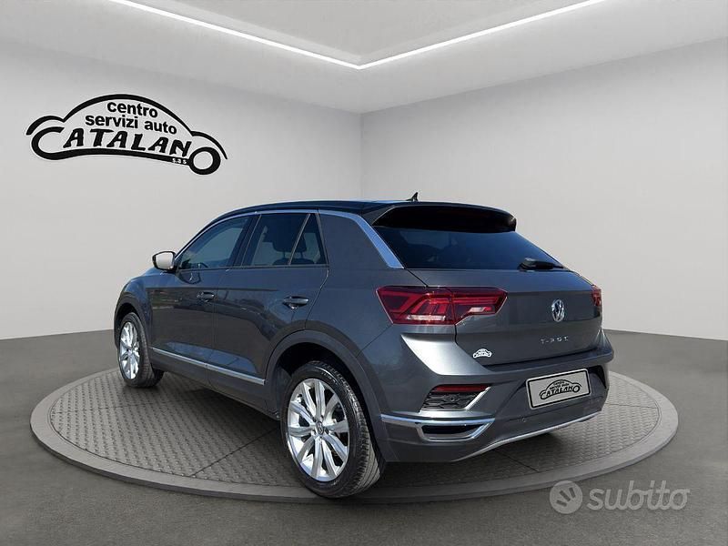 Usata VW T-Roc Advance 116 CV (85 kW) 2018 Grigio SUV
