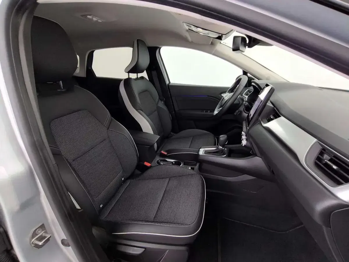 Usata Renault Captur Techno 159 CV (116 kW) 2023 Argento SUV