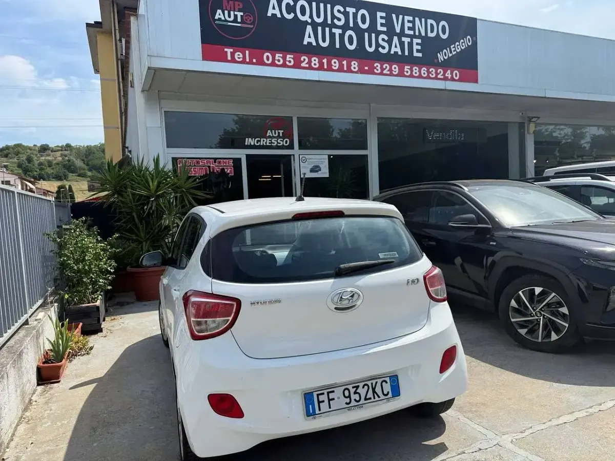 Usata Hyundai i10 Edition 67 CV (49 kW) 2016 Bianco Utilitaria