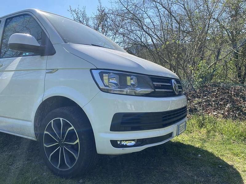 Usata VW Caravelle 150 CV (110 kW) 2016 Bianco Furgone