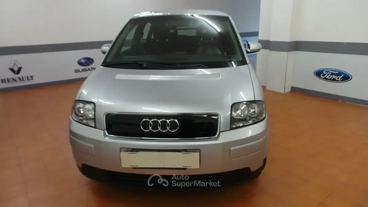 Usata Audi A2 75 CV (55 kW) 2003 Argento Utilitaria