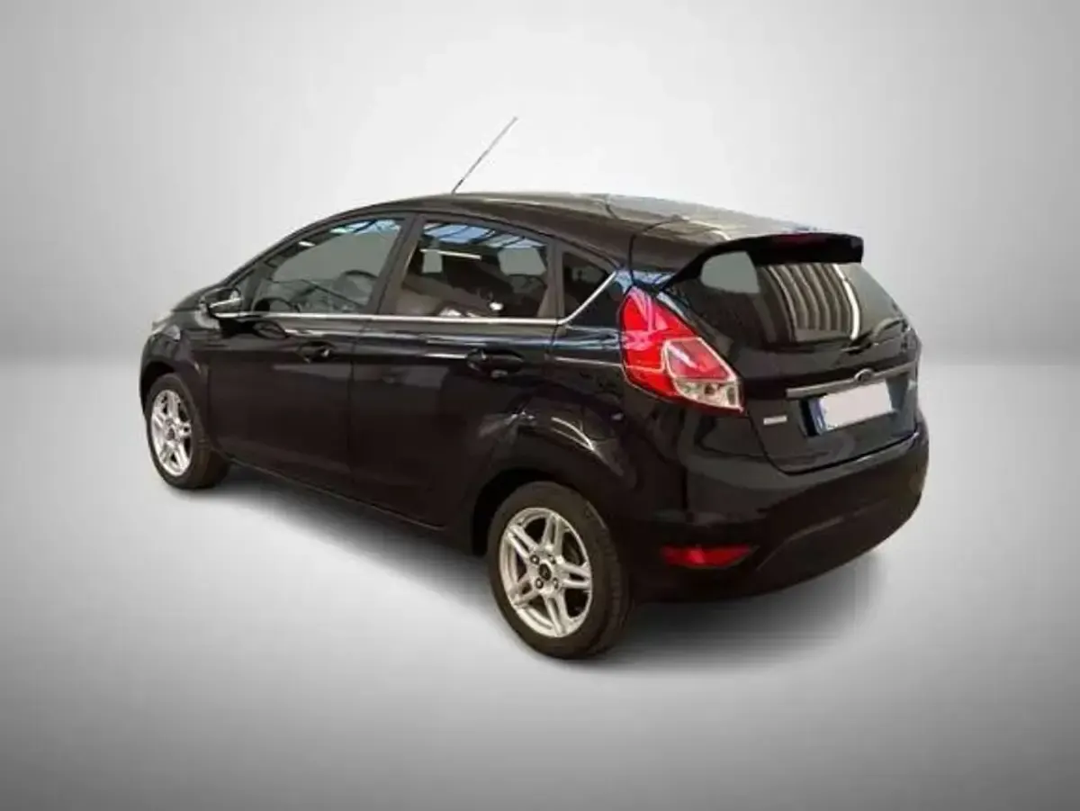 Usata Ford Fiesta Titanium 80 CV (58 kW) 2013 Nero Berlina