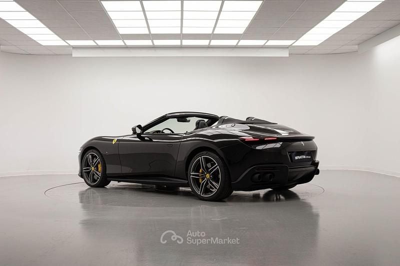 Usata Ferrari Roma 620 CV (456 kW) 2025 Nero Cabrio