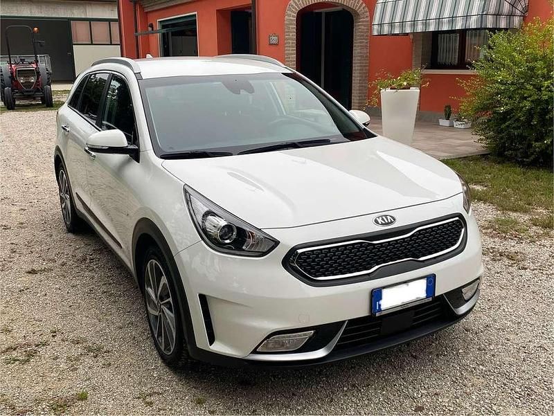 Usata Kia Niro Style 105 CV (77 kW) 2018 Bianco SUV
