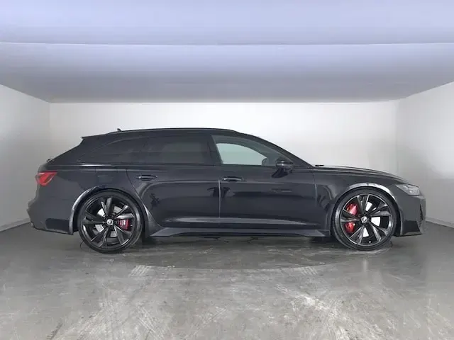 Usata Audi RS6 Ambiente 600 CV (441 kW) 2024 Nero sebring effetto cristallo Station wagon