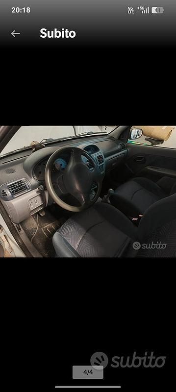 Usata Renault Clio II 58 CV (42 kW) 2001 Grigio Utilitaria