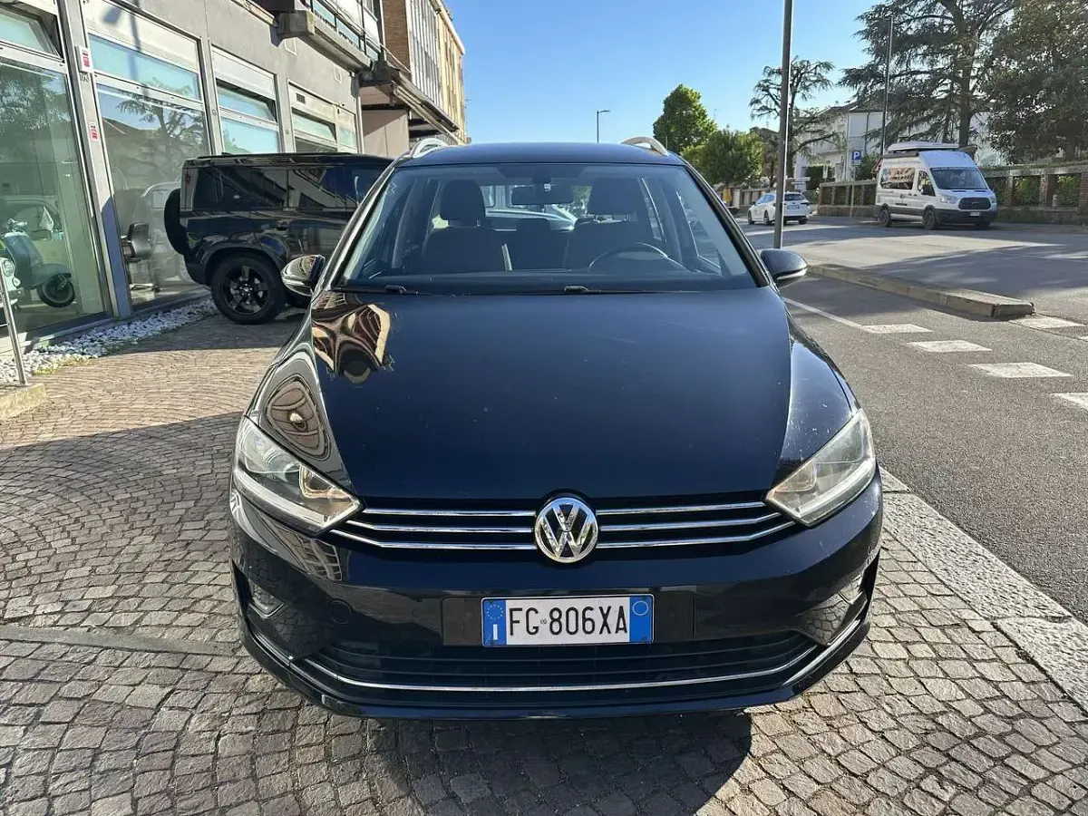 Usata VW Golf Sportsvan Highline 110 CV (80 kW) 2017 Nero Monovolume