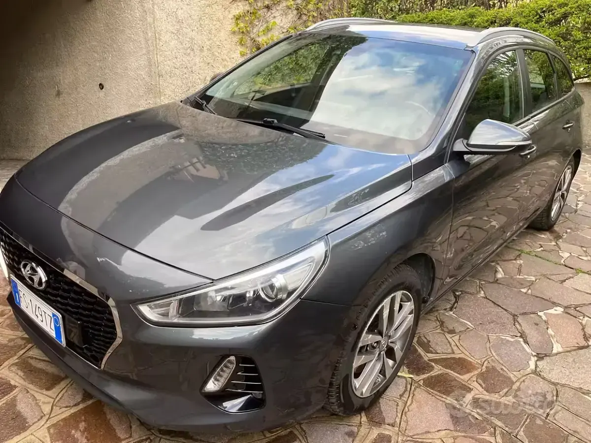 Usata Hyundai i30 110 CV (80 kW) 2018 Grigio Station wagon