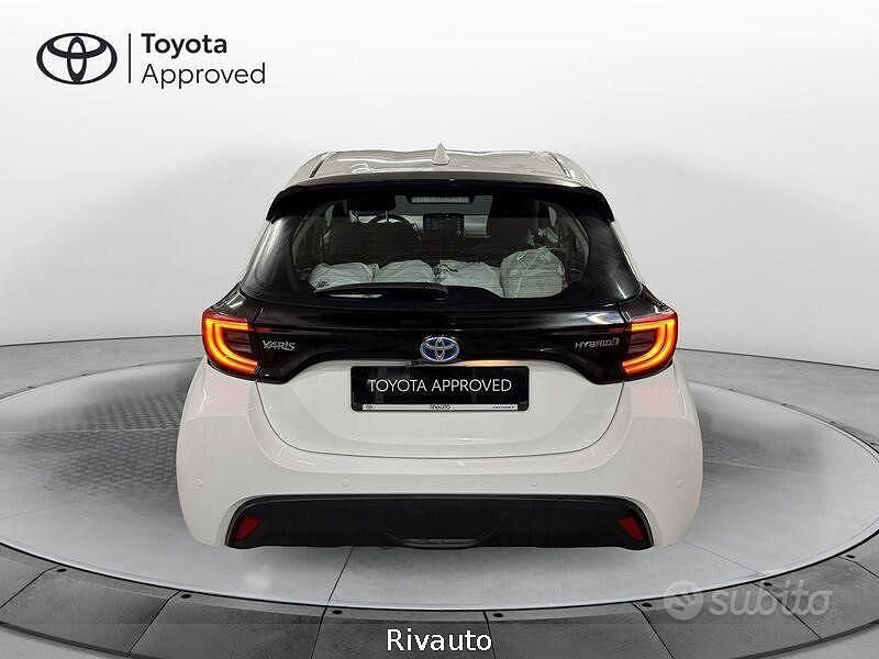 Usata Toyota Yaris Hybrid Trend 116 CV (85 kW) 2022 Bianco Berlina