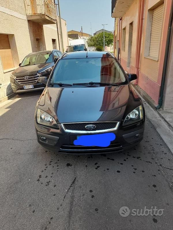 Usata Ford Focus 90 CV (66 kW) 2006 Grigio Station wagon