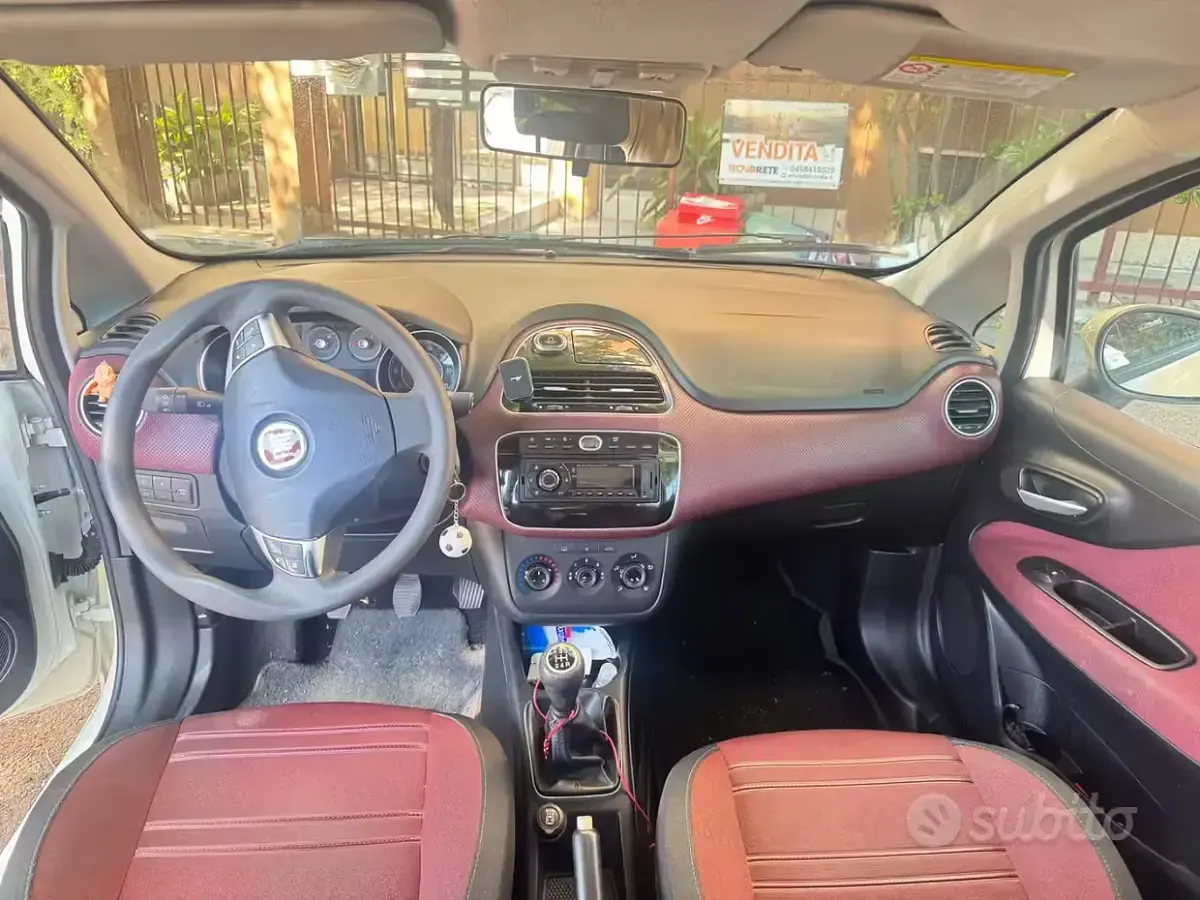 Usata Fiat Punto Evo Dynamic 95 CV (69 kW) 2013 Bianco Utilitaria