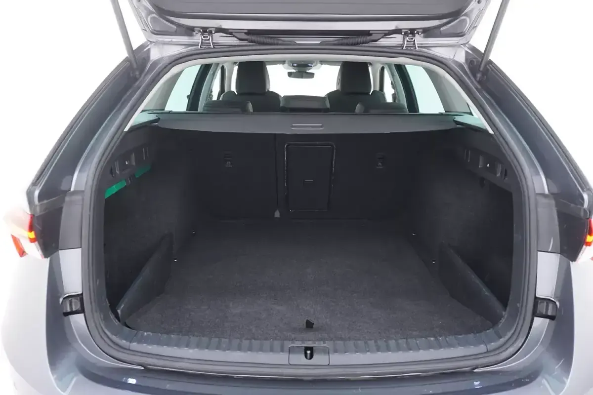 Usata Skoda Octavia Style 150 CV (110 kW) 2022 Grigiogrigio Station wagon
