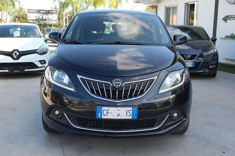 Usata Lancia Ypsilon Gold 69 CV (50 kW) 2021 Nero Utilitaria