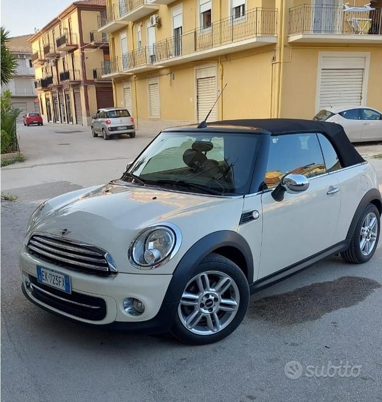 Usata Mini Cooper Cabriolet 122 CV (89 kW) 2012 Bianco Cabrio
