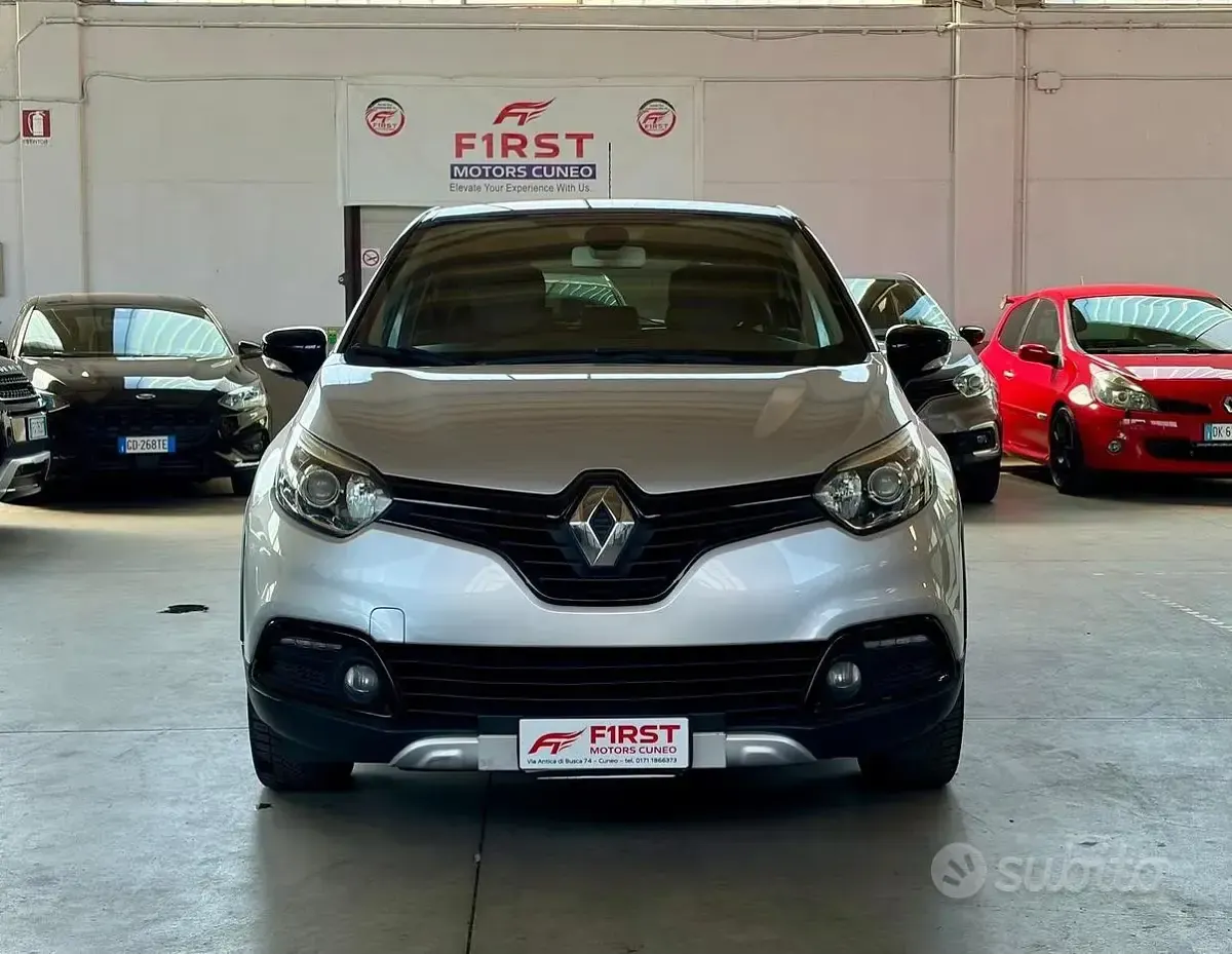 Usata Renault Captur Intens 90 CV (66 kW) 2017 Grigio SUV