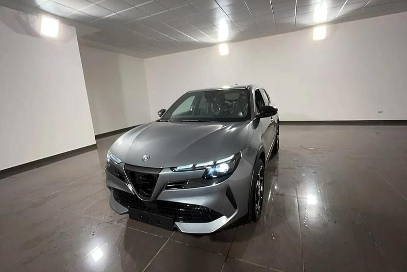 Nuova Alfa Romeo Junior Edizione Speciale 135 CV (99 kW) 2025 Grigio SUV