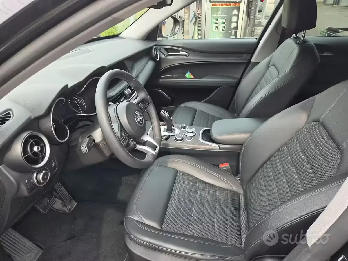 Usata Alfa Romeo Stelvio 200 CV (147 kW) 2022 Nero SUV