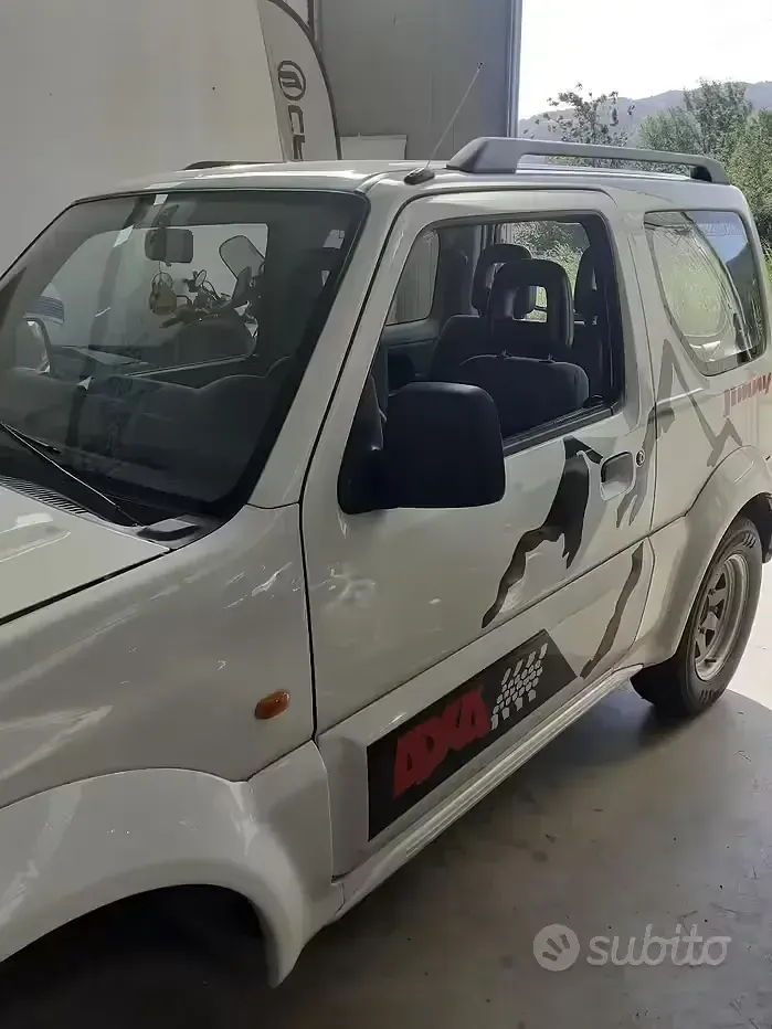 Usata Suzuki Jimny 82 CV (60 kW) 2001 Bianco SUV