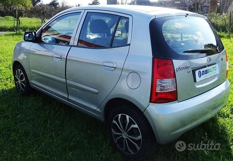 Usata Kia Picanto 65 CV (47 kW) 2005 Grigio Utilitaria