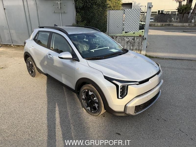 Nuova Kia Stonic Urban 101 CV (74 kW) 2026 Argento SUV