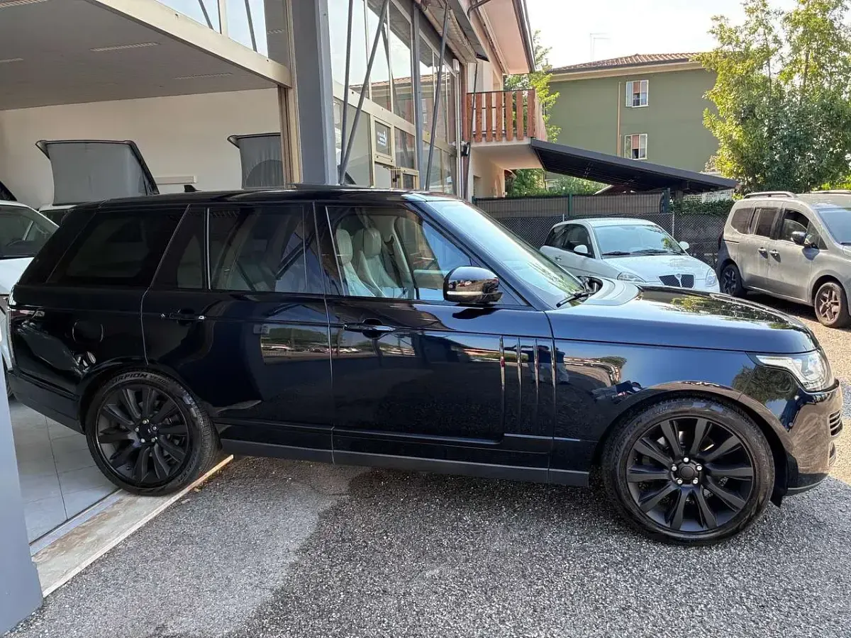 Usata Land Rover Range Rover Autobiography 249 CV (183 kW) 2016 Blu/azzurro SUV