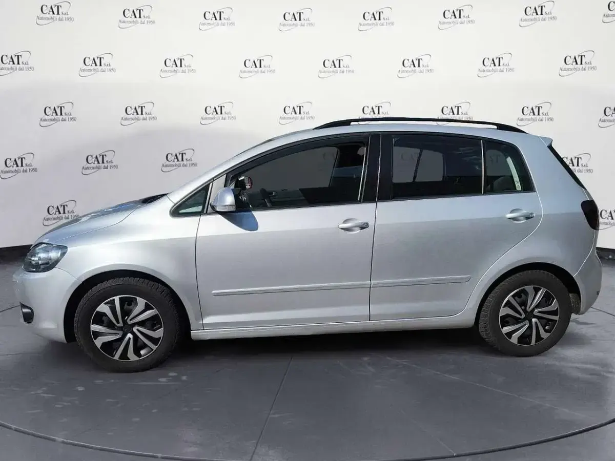 Usata VW Golf Sportsvan Sportline 105 CV (77 kW) 2014 Argento Monovolume