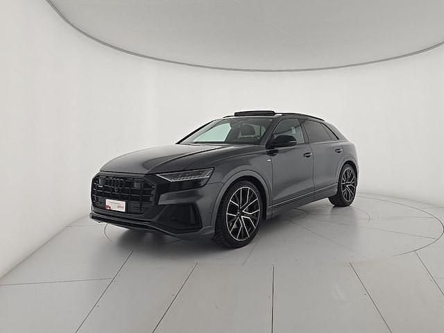 Usata Audi Q8 Sport 231 CV (169 kW) 2023 Grigio SUV