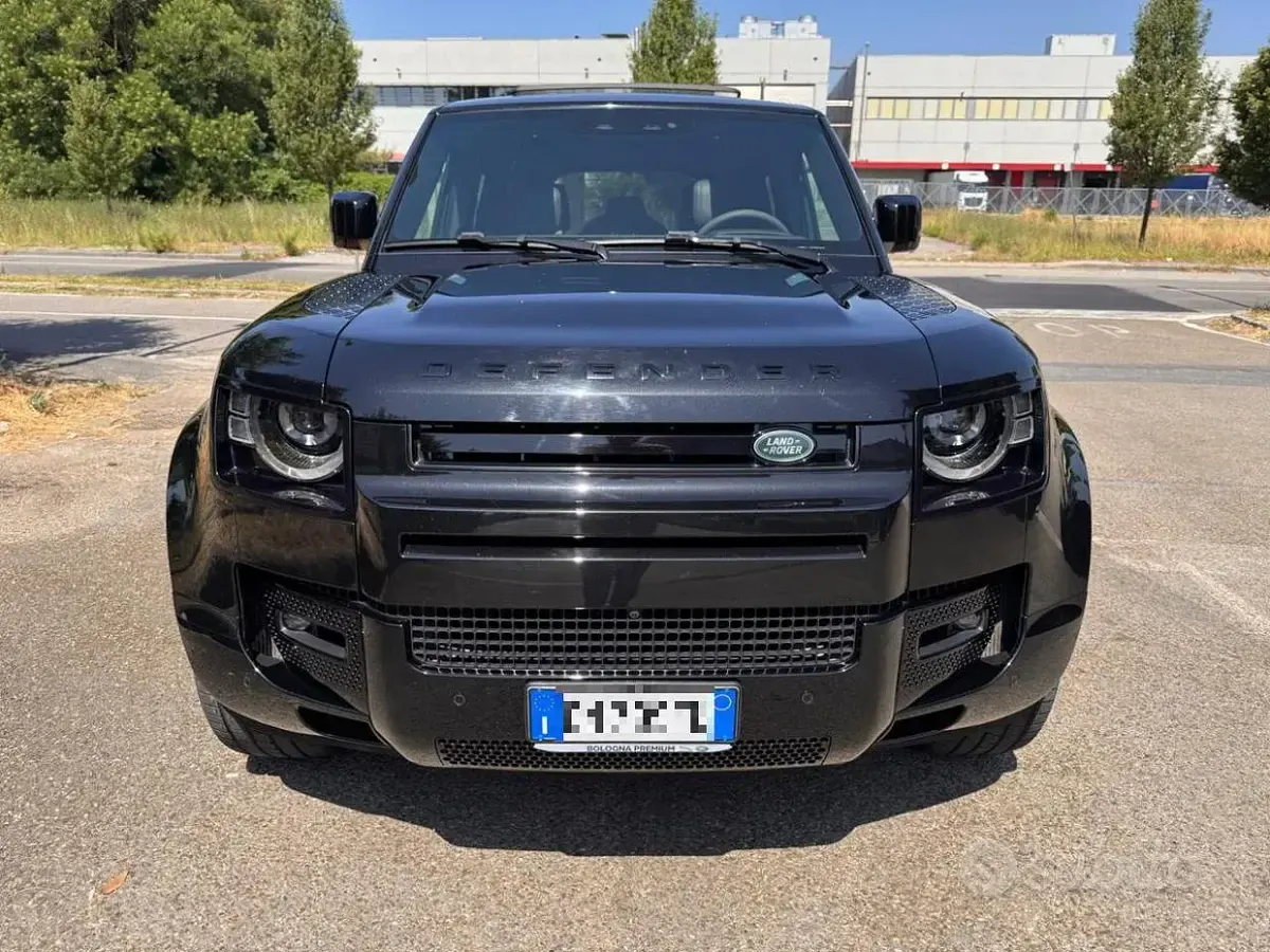 Usata Land Rover Defender 525 CV (386 kW) 2023 Nero SUV