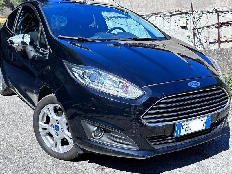 Usata Ford Fiesta 80 CV (58 kW) 2016 Nero Coupé