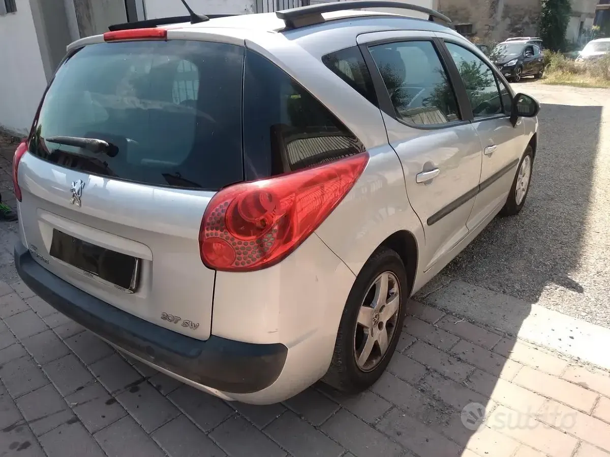 Usata Peugeot 207 90 CV (66 kW) 2008 Grigio Station wagon
