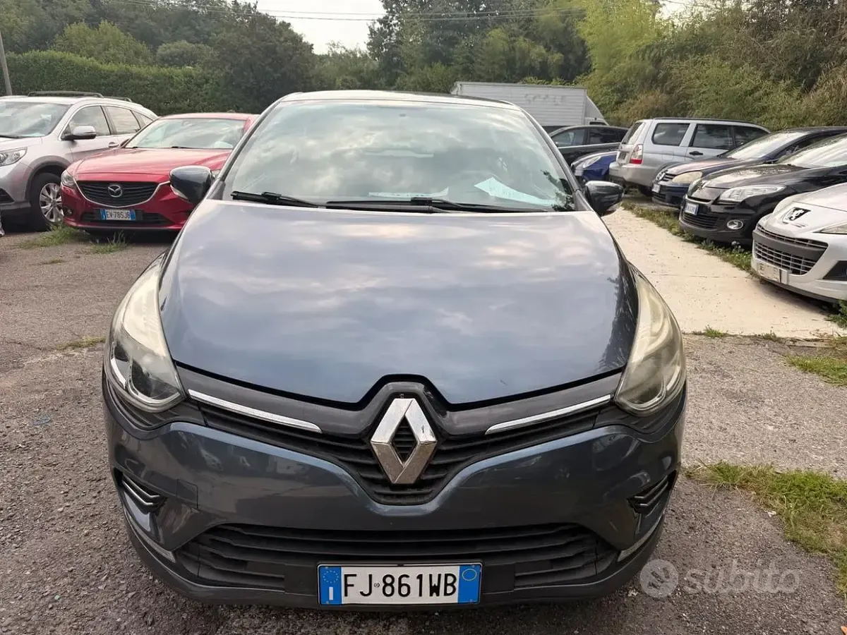 Usata Renault Clio IV Intens 75 CV (55 kW) 2017 Grigio Berlina