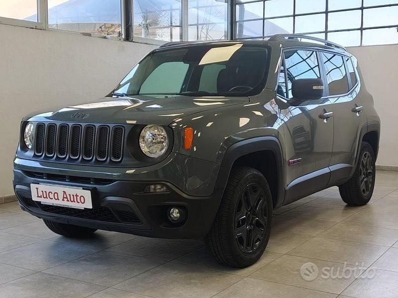 Usata Jeep Renegade Trailhawk 170 CV (125 kW) 2015 Grigio SUV