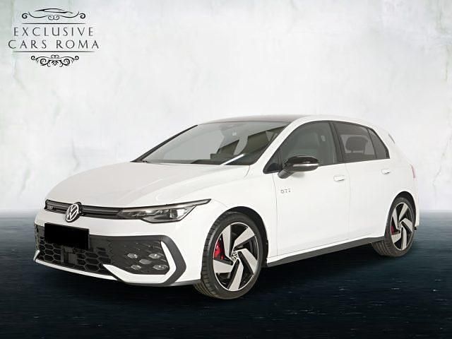 Bianco puro Usata 2024 VW Golf VIII GTI Tre volumi | 32.890 € (Super prezzo) - Immagine 1/4