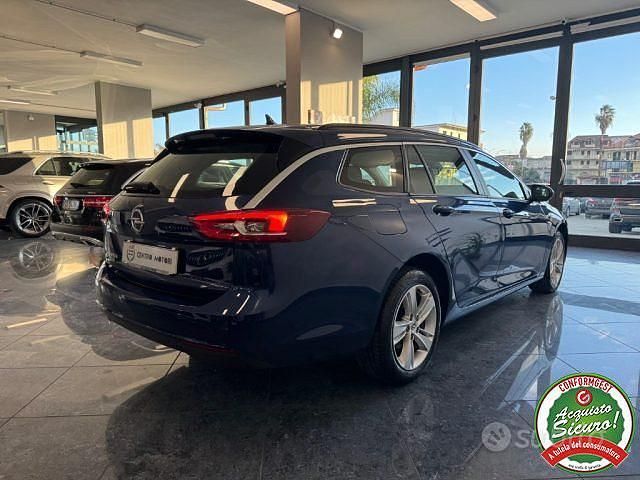 Usata Opel Insignia Edition 122 CV (89 kW) 2021 Bleu met Station wagon