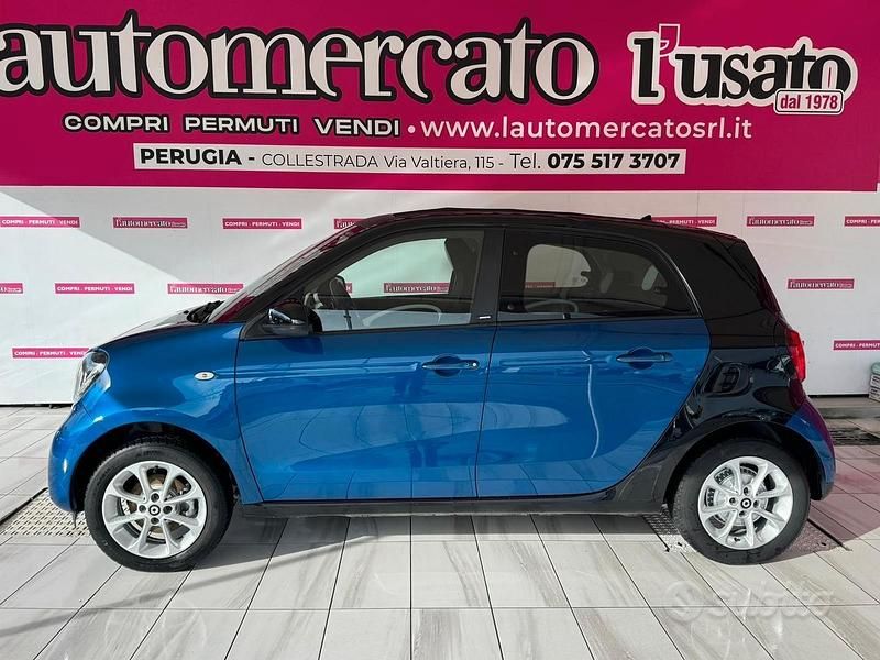 Usata Smart ForFour Passion 90 CV (66 kW) 2016 Blu Utilitaria