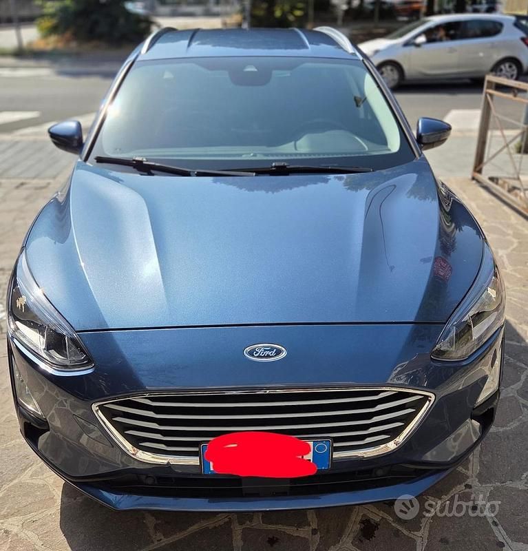Usata Ford Focus 120 CV (88 kW) 2019 Grigio Station wagon