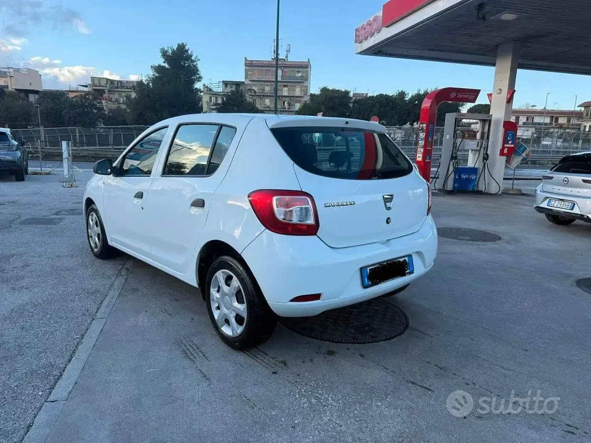 Usata Dacia Sandero Ambiance 72 CV (52 kW) 2015 Bianco Berlina